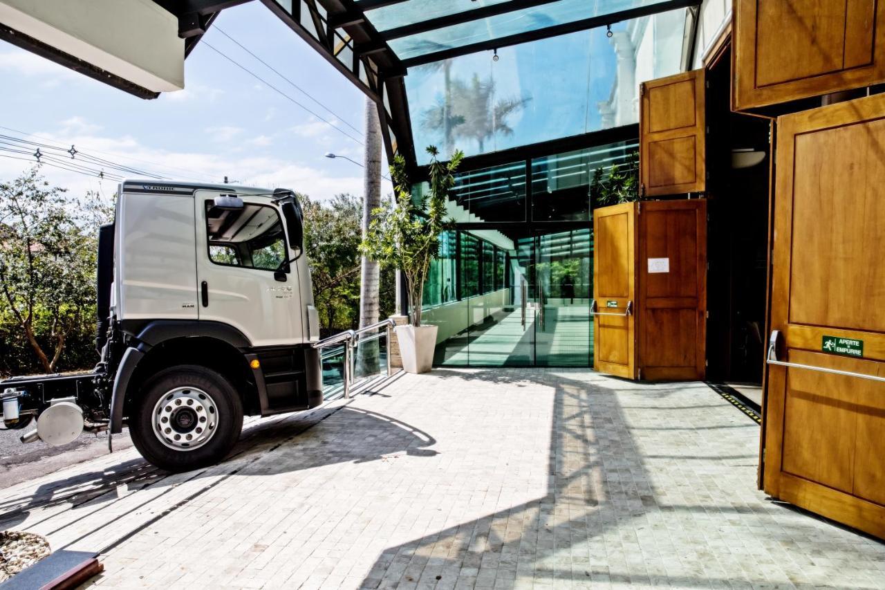 Itu Plaza Hotel المظهر الخارجي الصورة